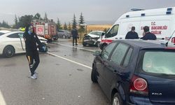 Yağış kazaya neden oldu:2'si ağır 6 yaralı