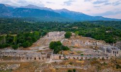 Muğla’nın tarihi değeri Tlos, güneş enerjisiyle geceyi aydınlatıyor
