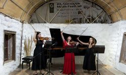 Muğla'da genç kemancılar 23. Gümüşlük Müzik Festivali kapsamında konser verdi