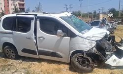 Devrilen hafif ticari araçtaki 1 kişi öldü, 2 kişi yaralandı