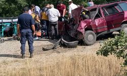 İki otomobil çarpıştı:1 kişi öldü, 5 kişi yaralandı