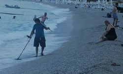 Plajlarda 'defineci' hareketliliği başladı