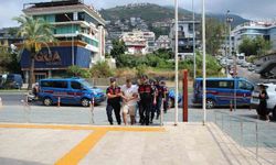 Emlak ofisini kurşunlayan 2 şüpheli tutuklandı