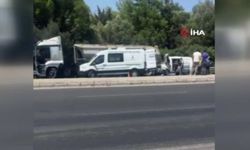 Tıra arkadan çarpan kamyonetin sürücüsü hayatını kaybetti