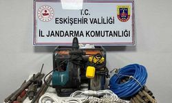 Kaçak kazı yapan 5 şüpheli suçüstü yakalandı