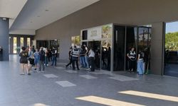 Kazazedelerin yakınlarının Taşucu Limanı'ndaki endişeli bekleyişleri sürüyor