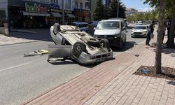 Kontrolden çıkıp takla atan araç sürücüsü yaralandı