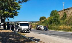 Oto kurtarıcı ile otomobil çarpış: 1 kişi öldü, 2 kişi yaralandı