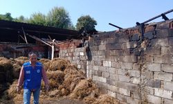 Yangında 500 balya samanı yanan üreticiye Büyükşehir’den destek