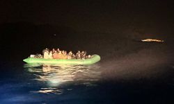 İzmir açıklarında 29 düzensiz göçmen yakalandı
