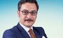 Otomobil devrildi: TV sunucusu Ömer Yılan hayatını kaybetti