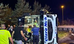 Yolcu otobüsü ile yakıt tankeri çarpıştı: 35 yaralı