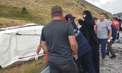 Otomobil ve minibüsün karıştığı kazada 5’i çocuk 11 kişi yaralandı