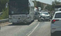 Seydikemer’de yolcu otobüsü ile ticari araç çarpıştı: 5 yaralı