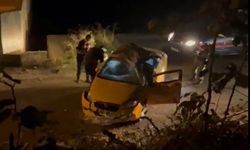 Ticari taksi şarampole yuvarlandı sürücü hayatını kaybetti