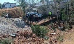 Hafif ticari kamyonet takla attı: 4 yaralı