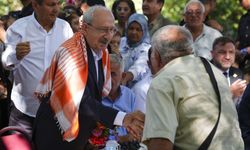 CHP Genel Başkanı Kılıçdaroğlu, İzmir'de vatandaşlarla kahvaltıda bir araya geldi