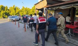İzmir'de FETÖ operasyonunda 21 şüpheli yakalandı