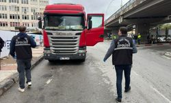 Uşak'ta tırın çarptığı yaya ağır yaralandı