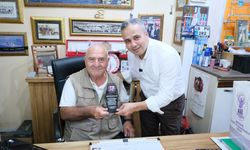 Fethiye’de 40 yılı aşkın süredir esnaflık yapanlara Başkan Demirtaş’tan Ahilik vefası