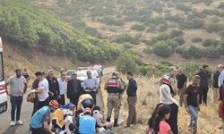 Bingöl'de minibüs şarampole yuvarlandı: 10 yaralı