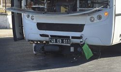 Muğla’da elektrikli bisiklet otobüsün altında kaldı: 1 yaralı