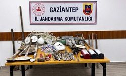 Define bulmak için ormanlık alanda kazı yapan 4 şahıs yakalandı