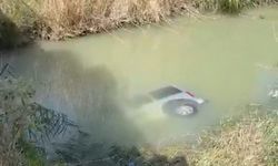 Araç dereye uçtu: 1 ölü, 1 yaralı