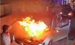 Fethiye’de otomobil alev aldı: Vatandaşlar yangın tüpleriyle müdahale etti