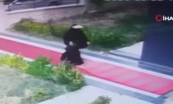 Evden hırsızlık yaptı, parkta kıyafet değiştirip kaçtı: Otobüste yakalandı