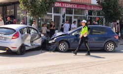 Savrulan araç karşı yöne geçti:3 yaralı
