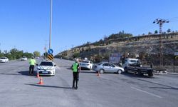 Otomobiller çarpıştı: 6 yaralı