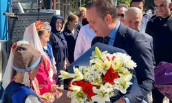 Kaymakam Akkaya Menteşeoğlu'nda öğrencilerin okul heyecanına ortak oldu