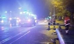 2 otomobil çarpıştı: 2’si ağır 9 yaralı, sahil yolu trafiğe kapandı