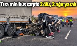 Yol kenarında park halindeki tıra minibüs çarptı: 2 ölü, 2 ağır yaralı