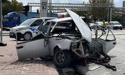 Otomobiller çarpıştı, : 3'ü ağır 4 yaralı