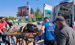 Karaman'da patates yüklü kamyonetle motokurye çarpıştı: 1 yaralı