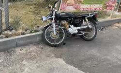 Motosiklet ile otomobil çarpıştı: 1 yaralı