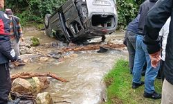 Trabzon’da araç dereye uçtu: 3’ü ağır 5 yaralı