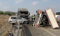 Otoyolda tır karşı şeride geçti, ortalık savaş alanına döndü:1 ölü, 2 yaralı