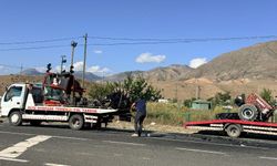 Minibüs ile traktör çarpıştı:2'si ağır 3 yaralı