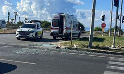 Manavgat'ta tur otobüsü minibüsle çarpıştı: 3 yaralı