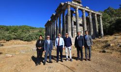 Vali Akbıyık, Euromos Antik Kenti’ndeki çalışmaları inceledi