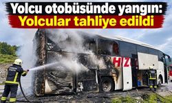 Seyir halindeki yolcu otobüsünde yangın: Yolcular tahliye edildi