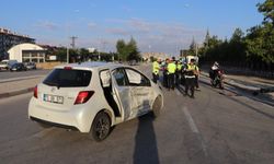 Otomobille Yunus timi çarpıştı: 1 polis yaralı