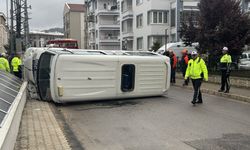 Öğrenci servisiyle dolmuşun çarpıştığı kazada 16 kişi yaralandı