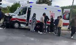 Seydikemer’de göreve giden ambulans otomobille çarpıştı: Yaralılar var