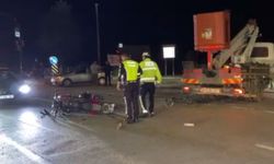 Motosiklet kamyonla çarpıştı 1 ölü, 1 ağır yaralı