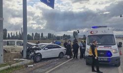 Minibüs otomobille çarpıştı: 6 yaralı