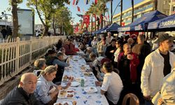 Marmaris'te Cumhuriyet Sofrası kuruldu! Vatandaşlar aynı sofrada buluştu